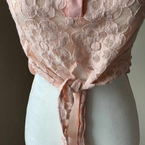 Suzy Shier crop top with tie knot in front - Picture 5 of 10